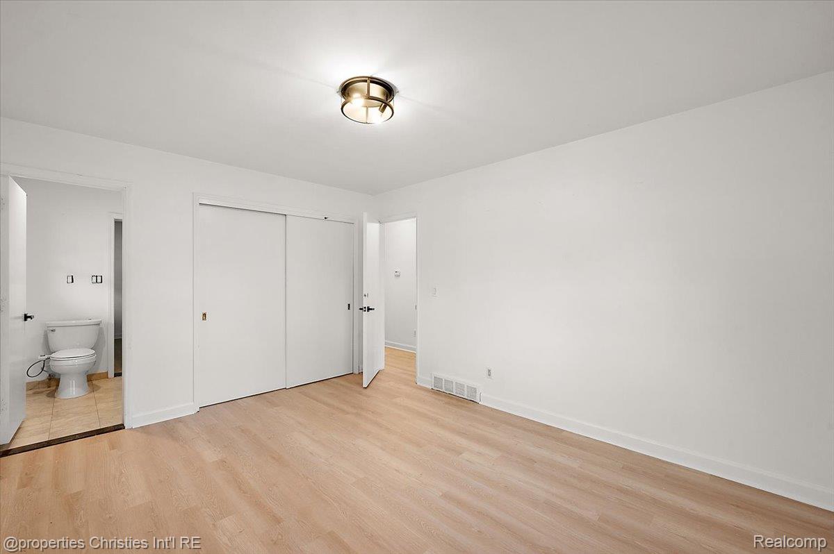 6386 Thorncrest Drive