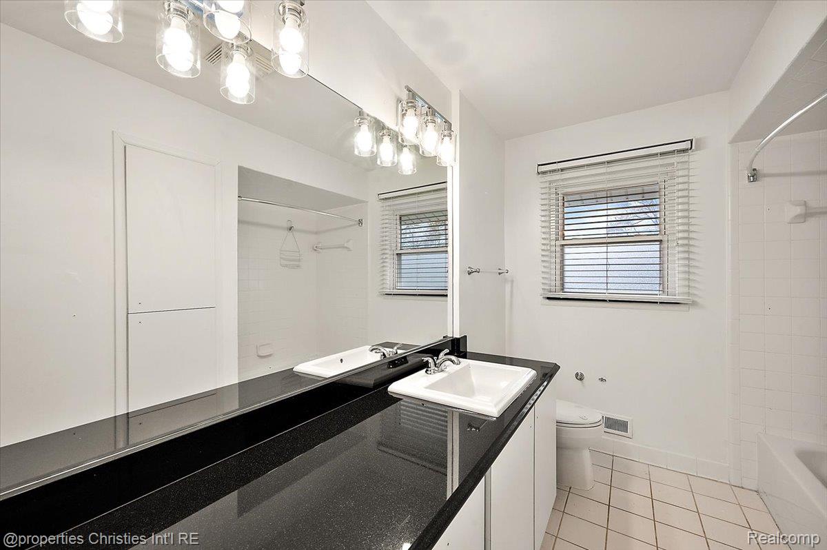 6386 Thorncrest Drive