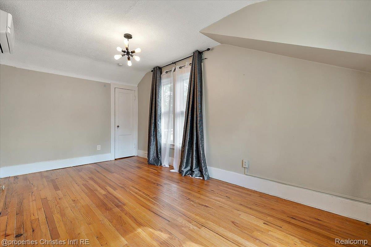 546 Leroy Street