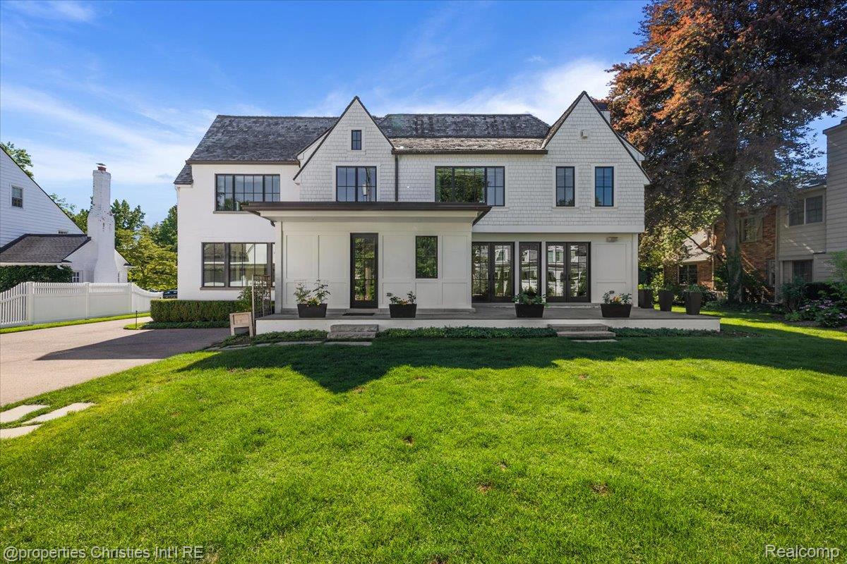 956 Westwood Drive