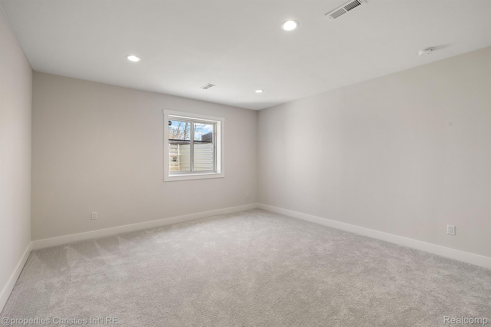 5545 Helmsdale Boulevard