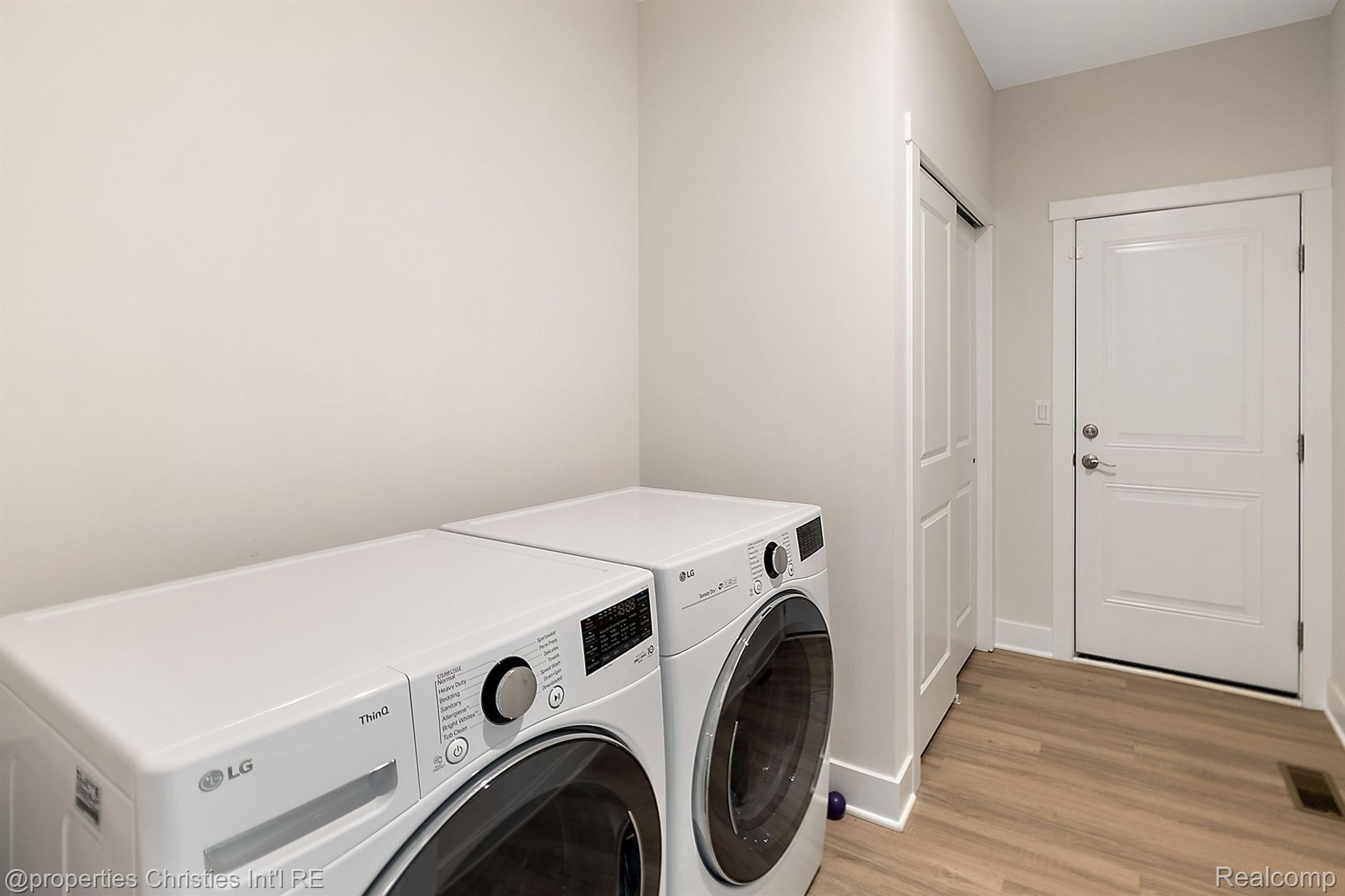 5545 Helmsdale Boulevard