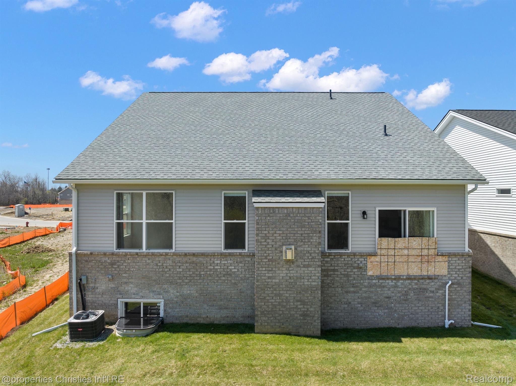 5545 Helmsdale Boulevard