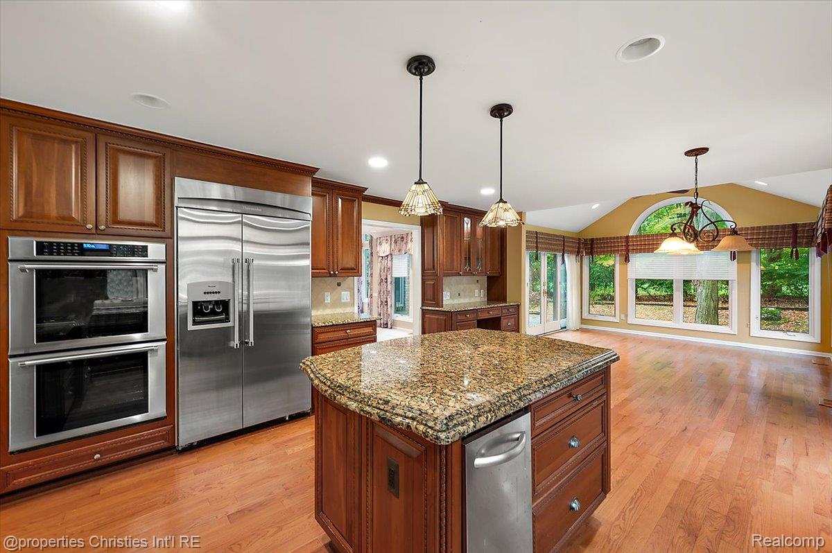 37907 Turnberry Court