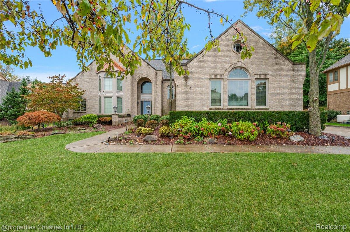 37907 Turnberry Court