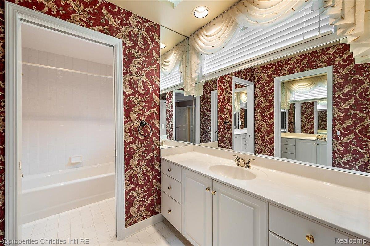 37907 Turnberry Court