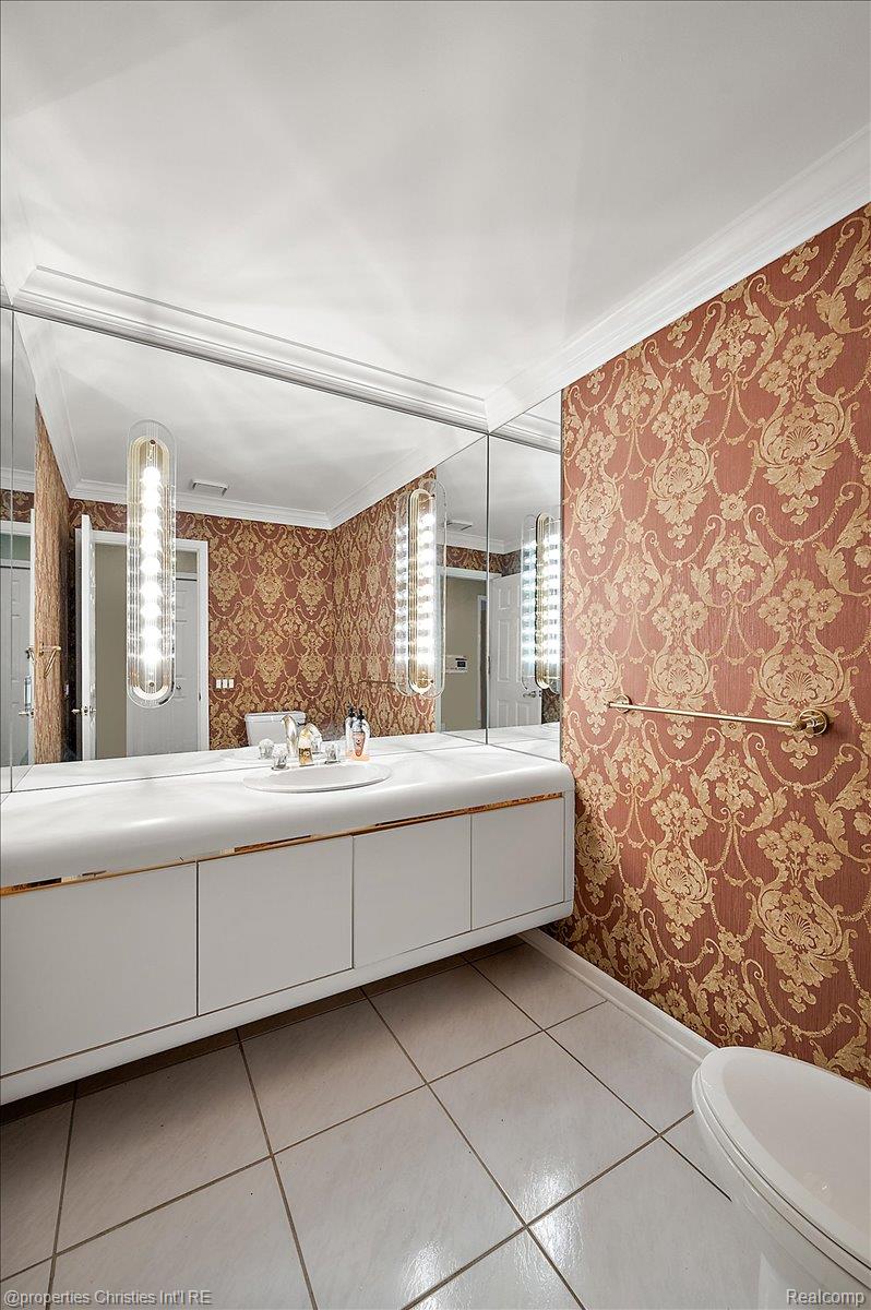 37907 Turnberry Court