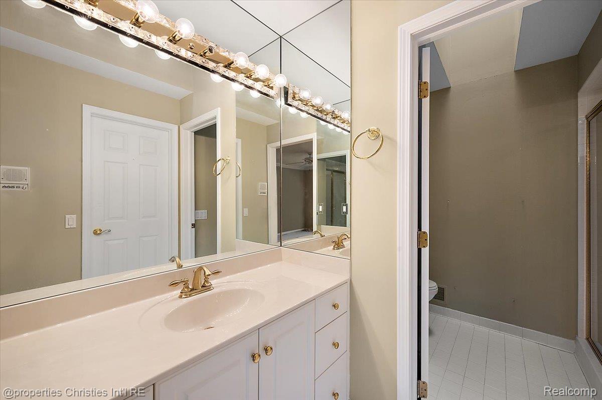 37907 Turnberry Court