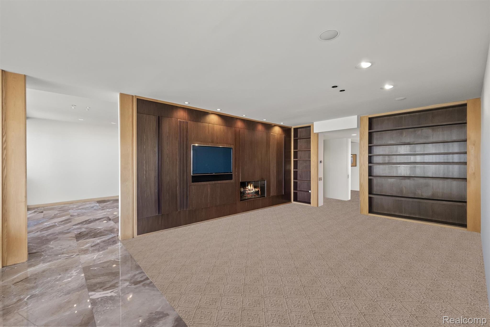 3317 W Shore Drive