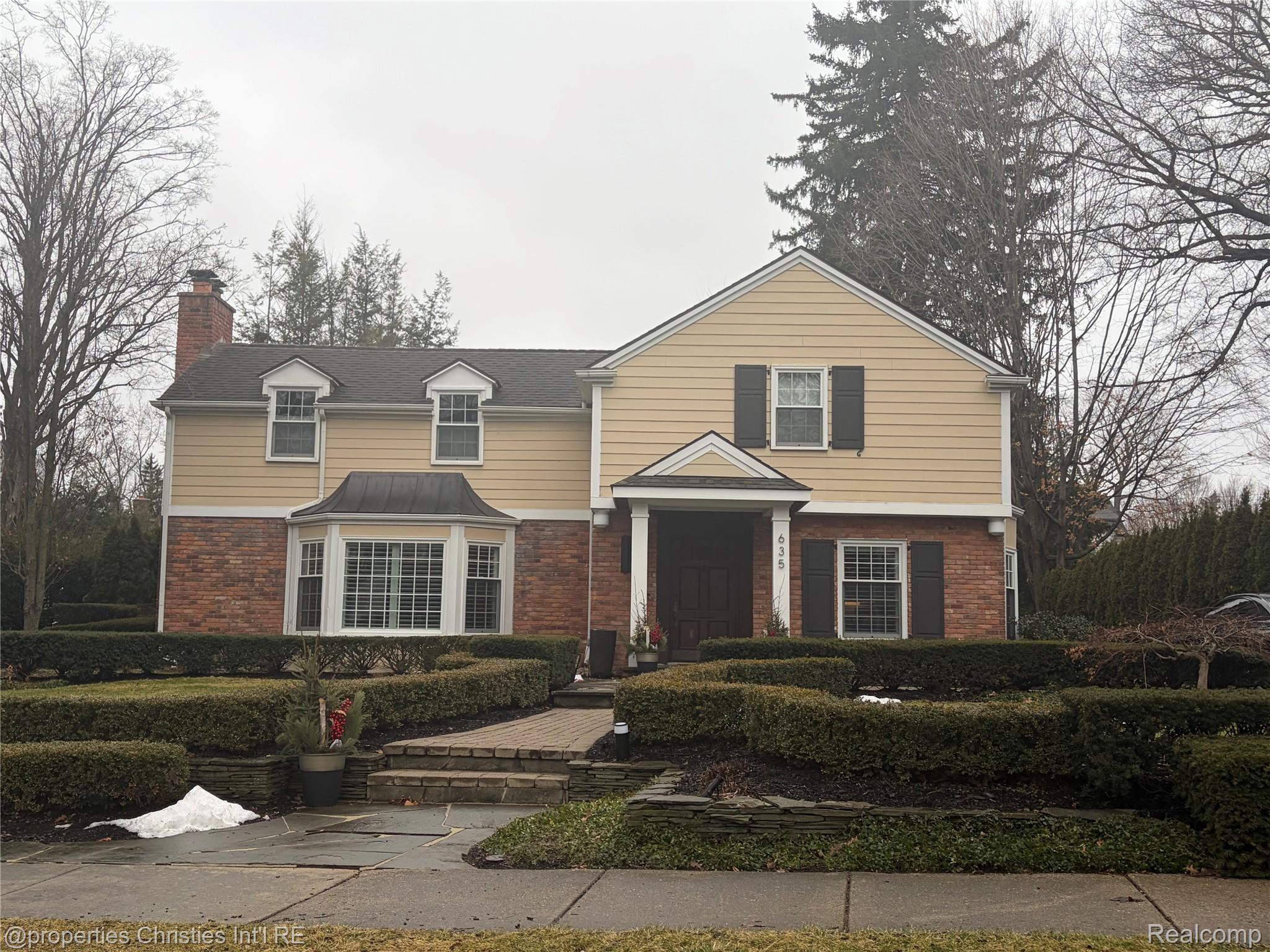635 N Glengarry Road