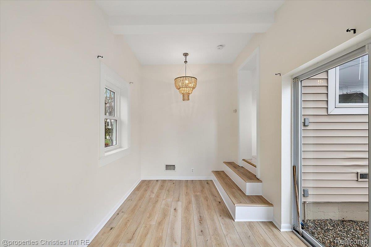 1007 CHESTER Street
