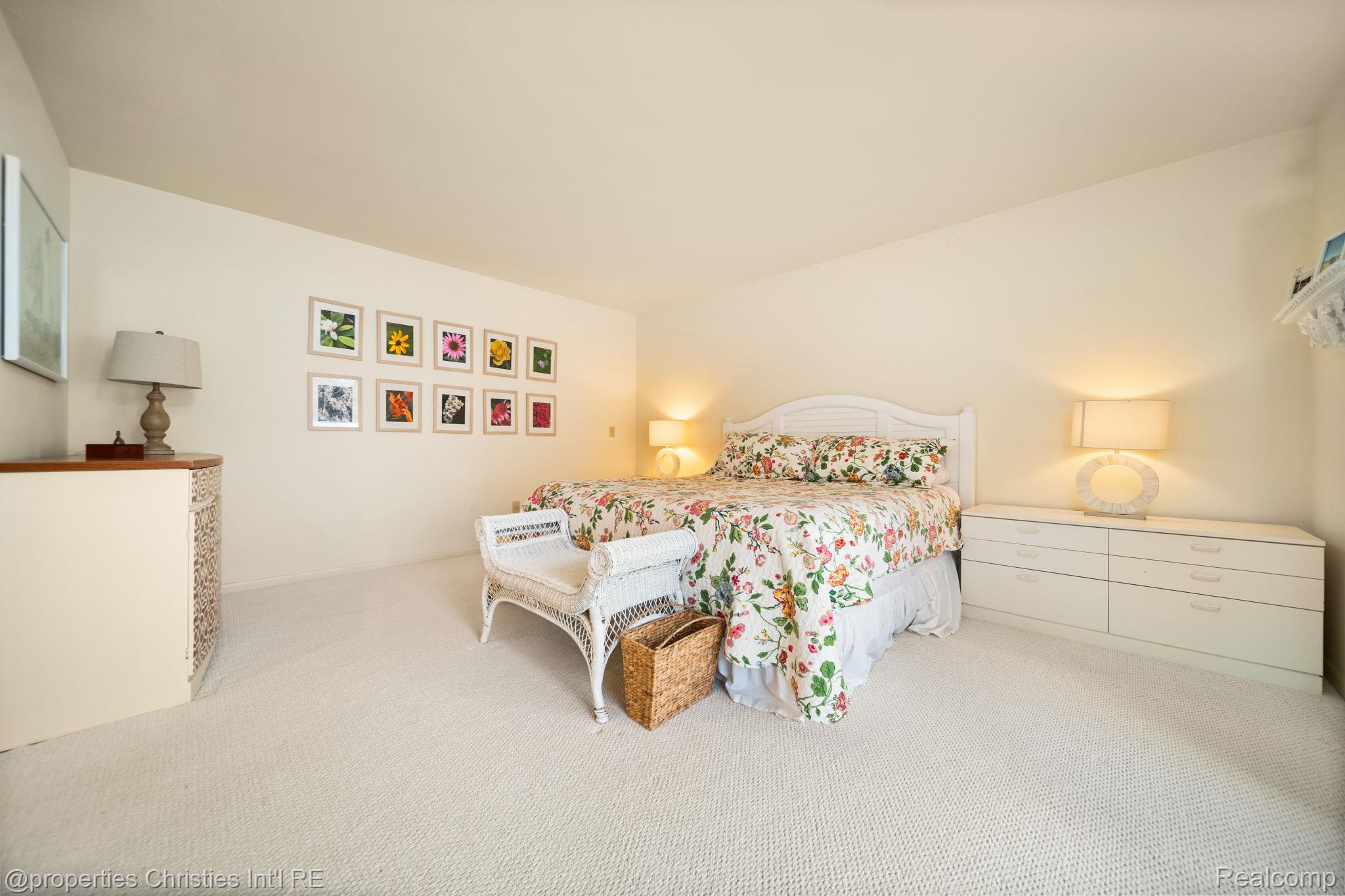 1057 Beach Road