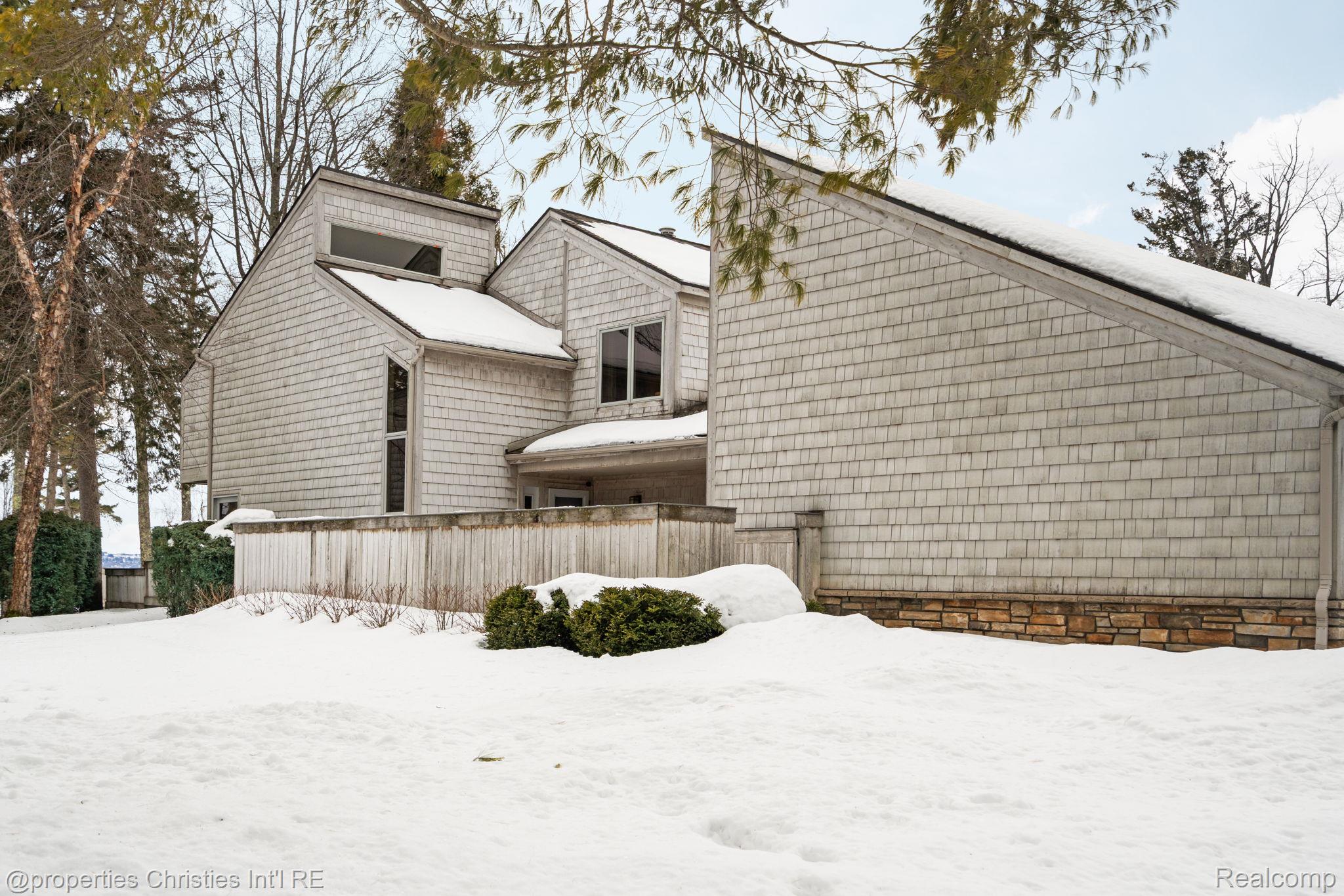 1057 Beach Road