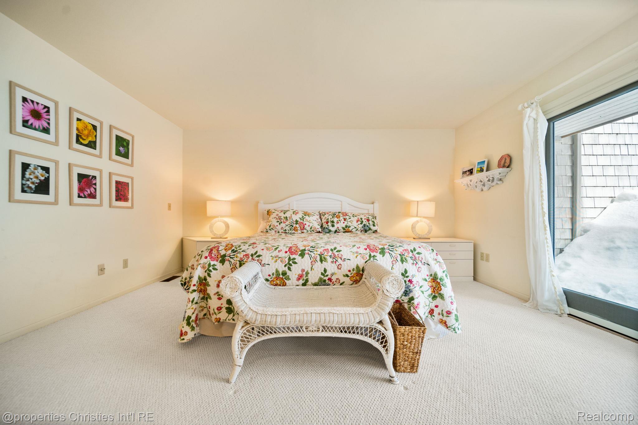 1057 Beach Road