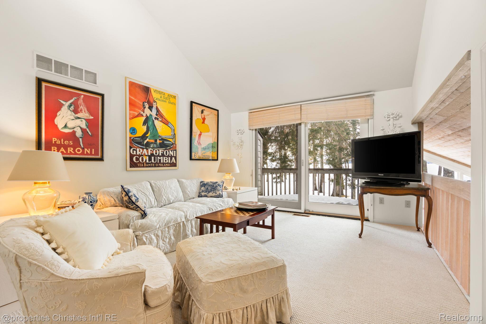 1057 Beach Road