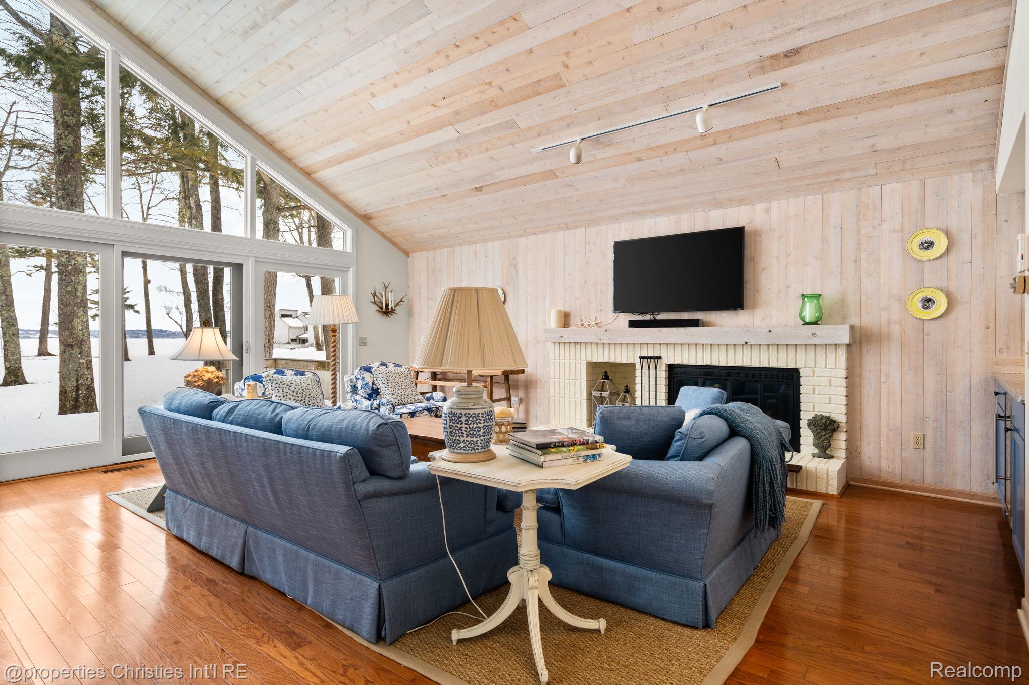 1057 Beach Road