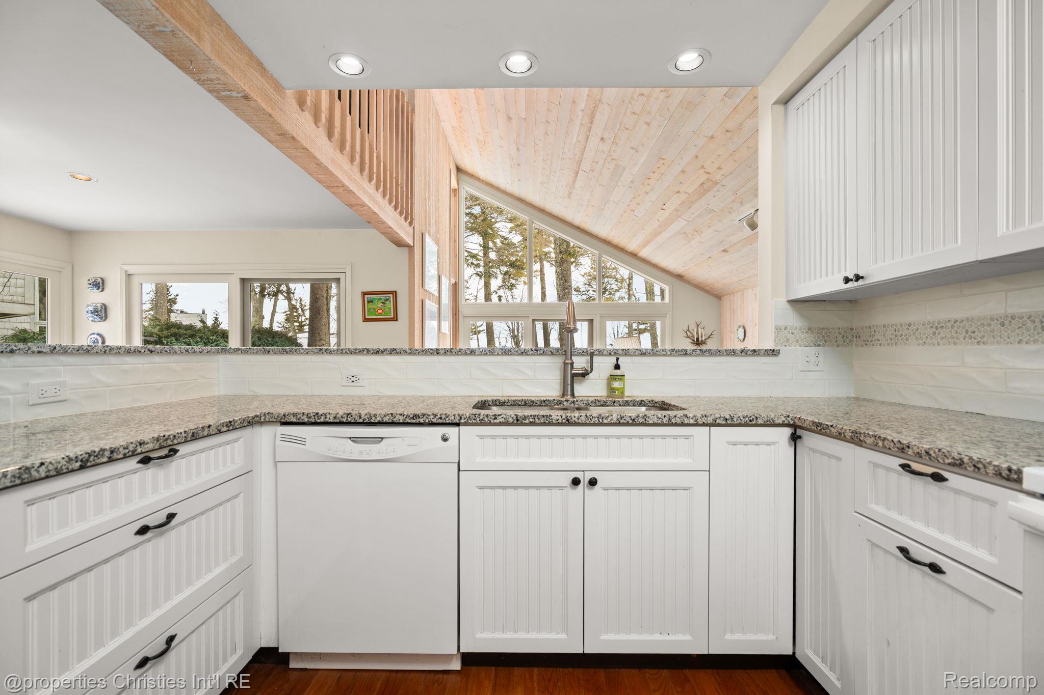 1057 Beach Road