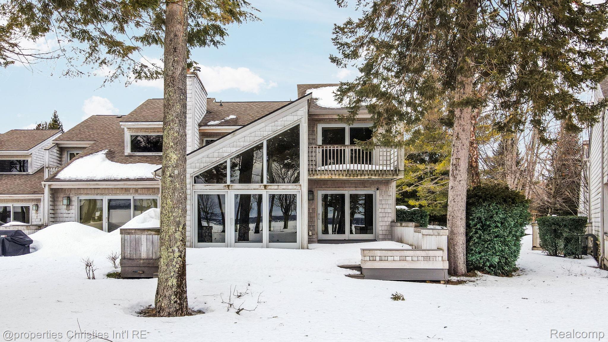 1057 Beach Road
