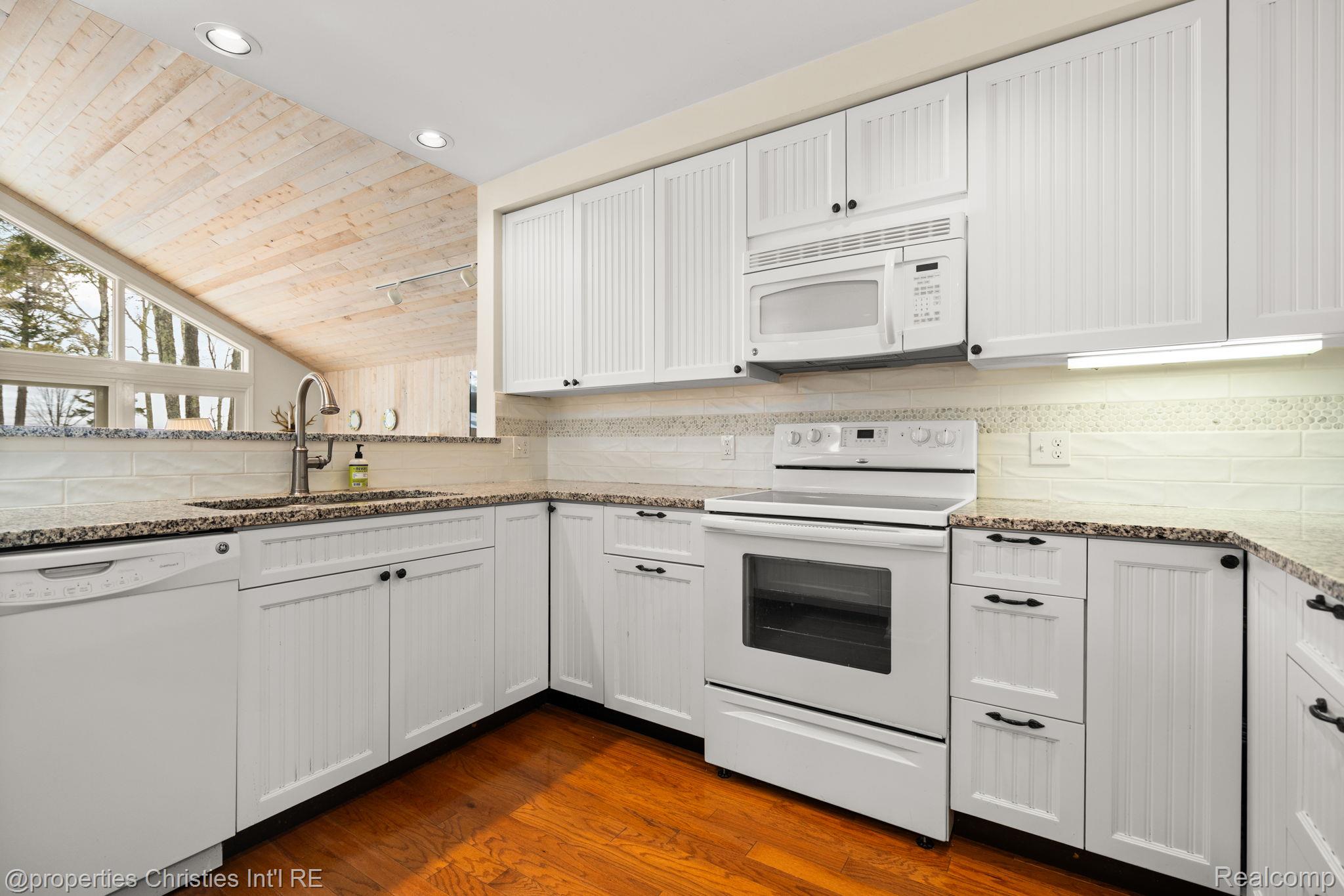 1057 Beach Road