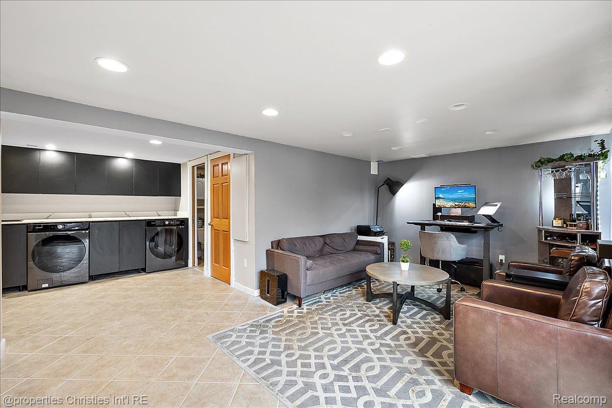 5722 Raven Road