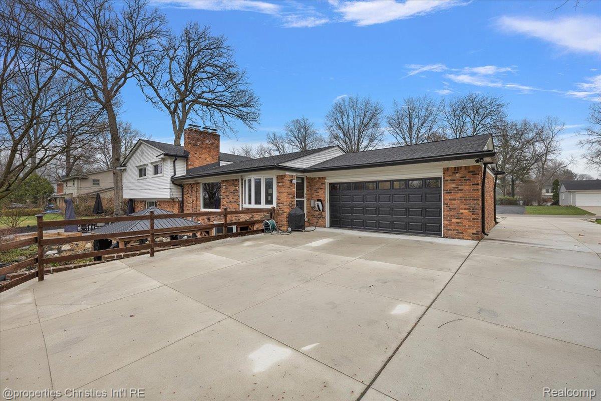 5722 Raven Road
