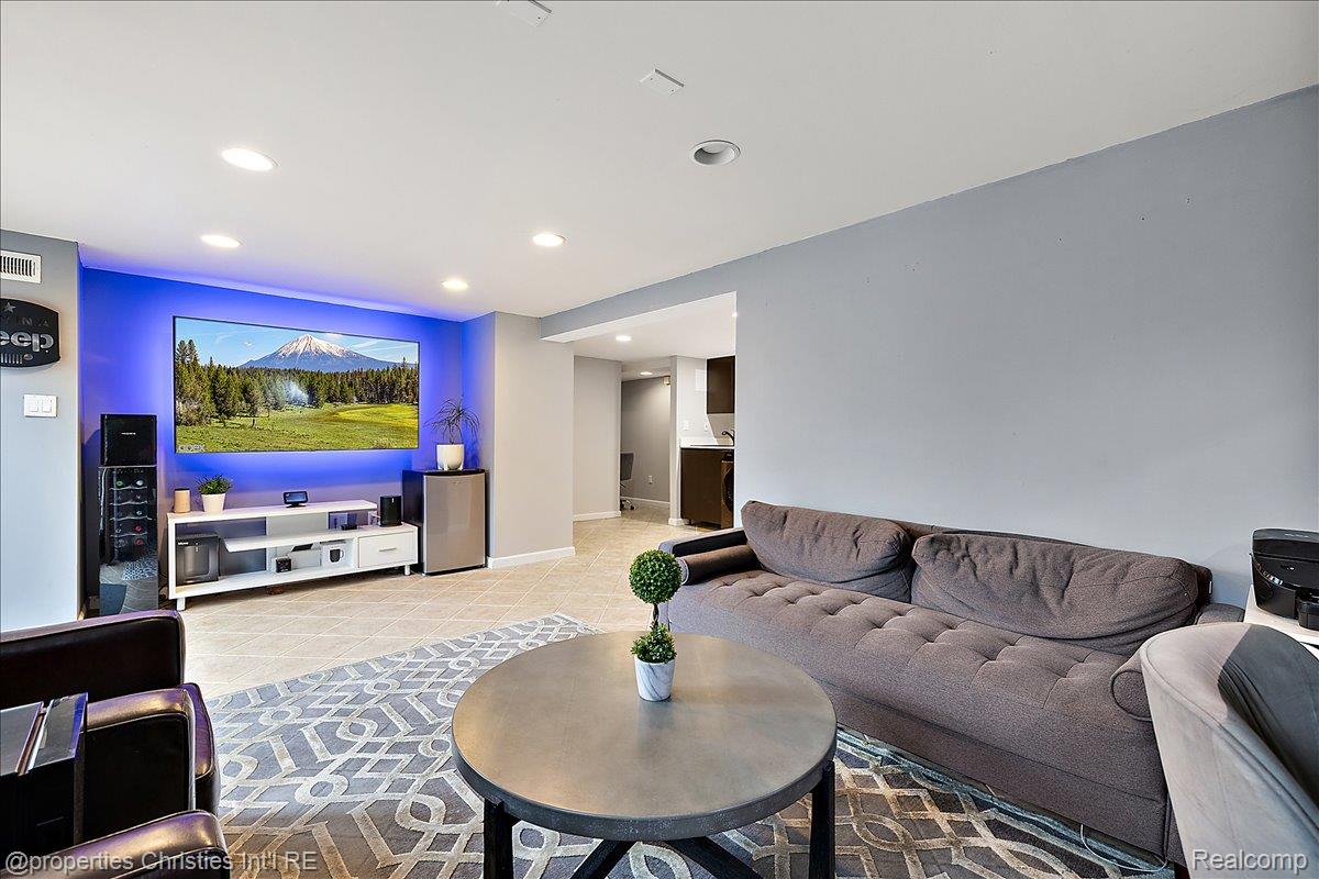 5722 Raven Road