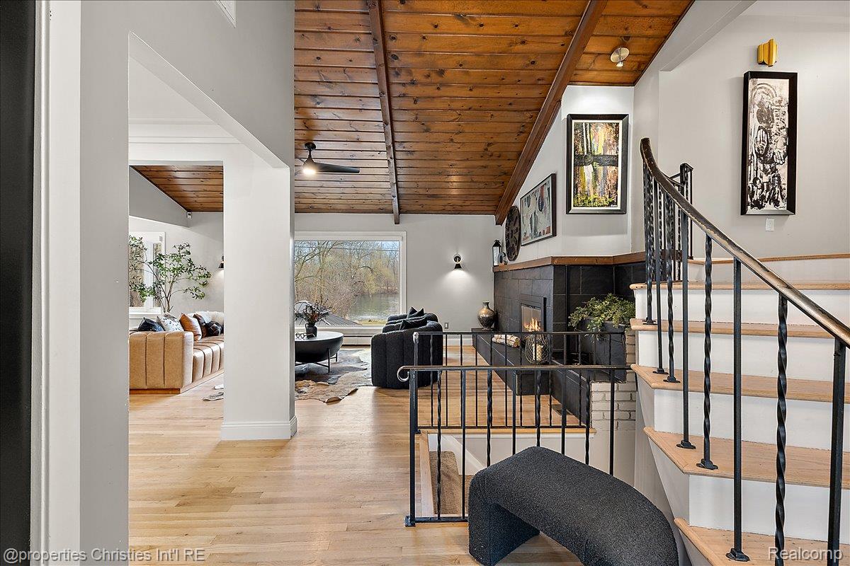 5722 Raven Road