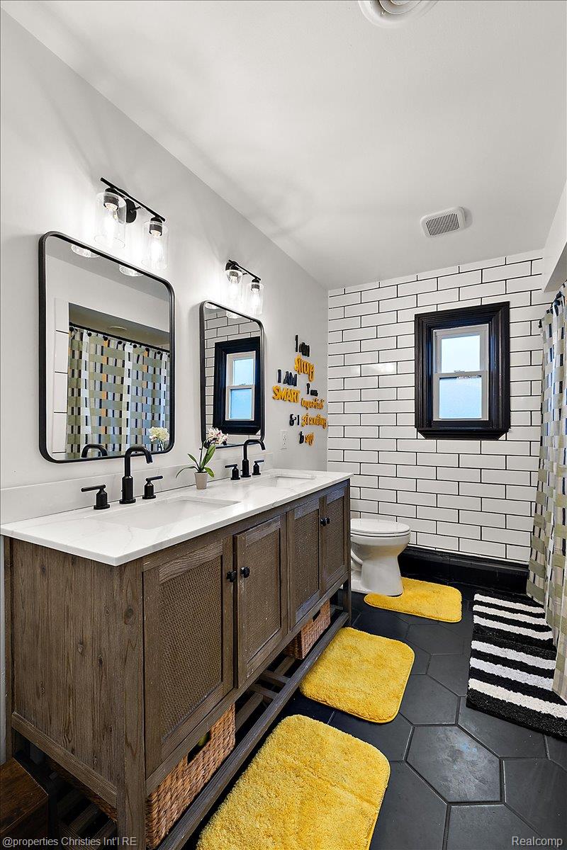 5722 Raven Road