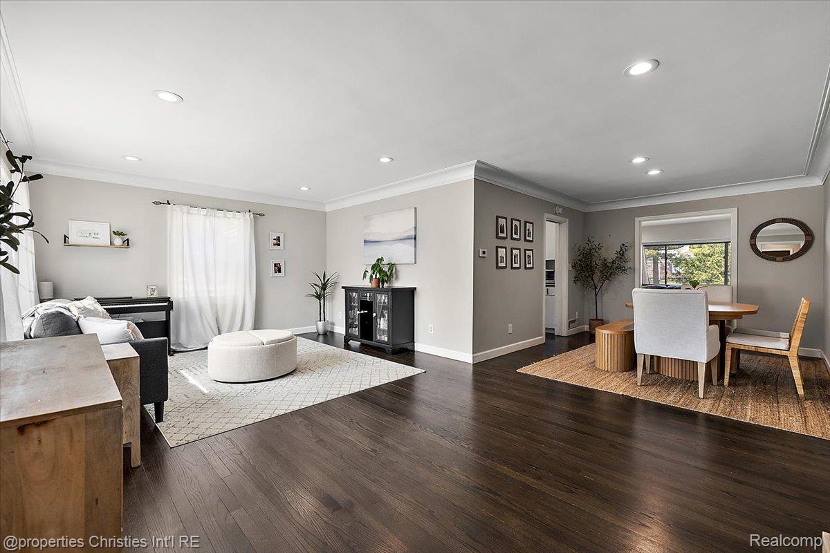 4240 Sheridan Drive