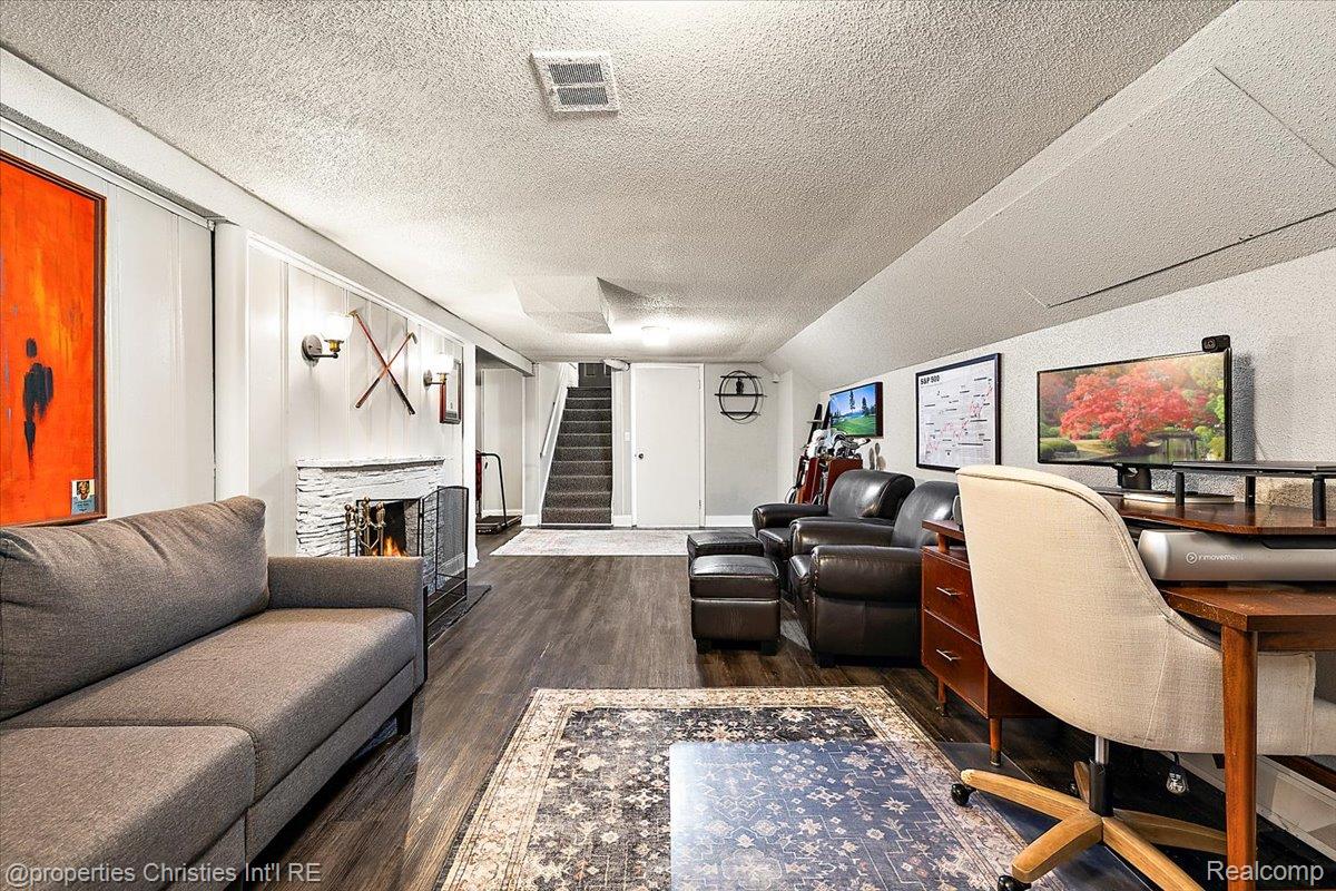 4240 Sheridan Drive