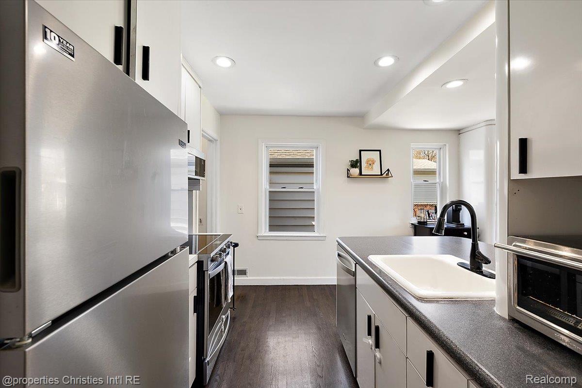 4240 Sheridan Drive