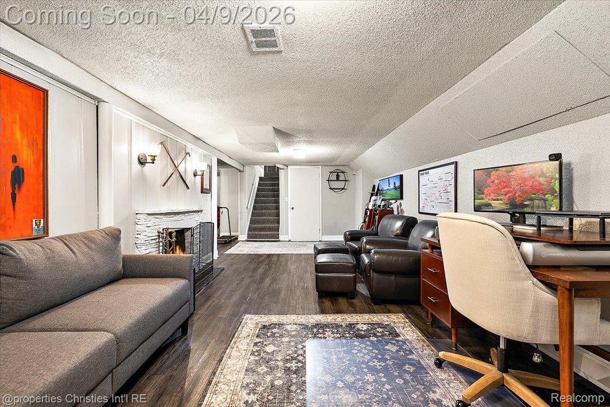 4240 Sheridan Drive