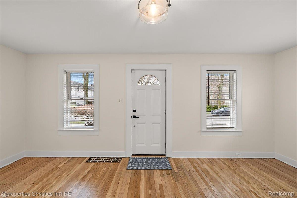 1007 CHESTER Street