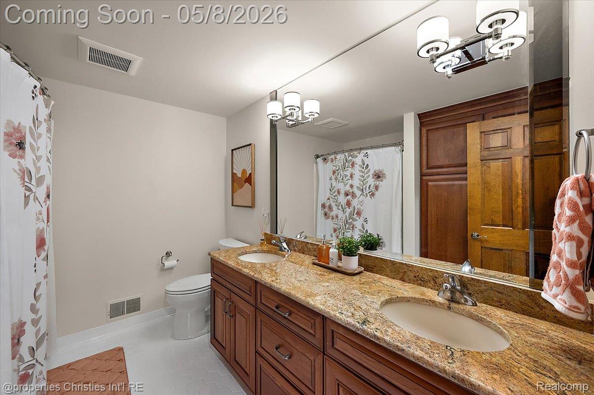 1071 Woodbridge Lane