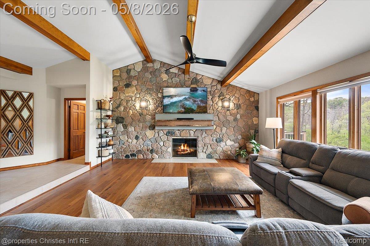 1071 Woodbridge Lane