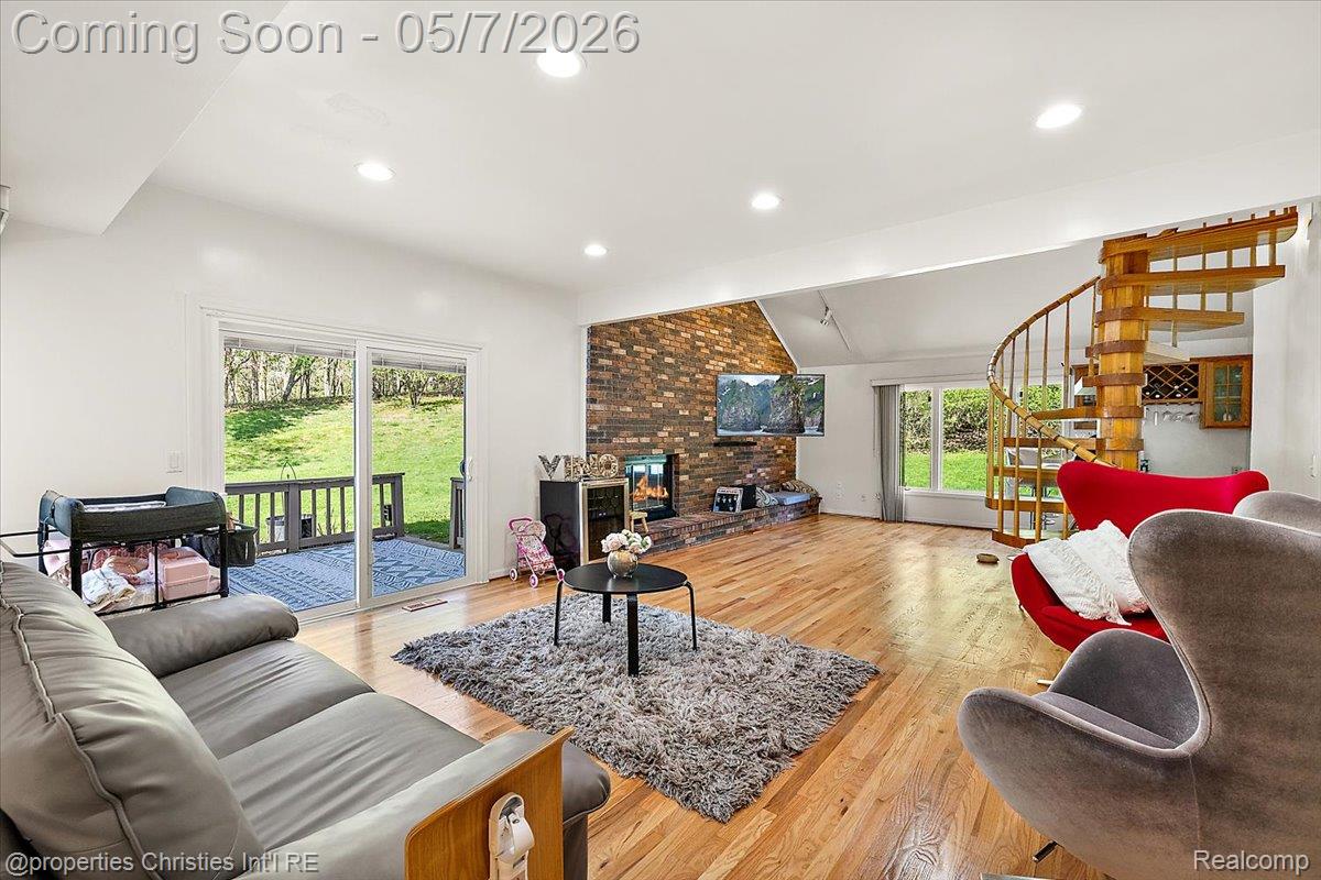1830 Lone Pine Road