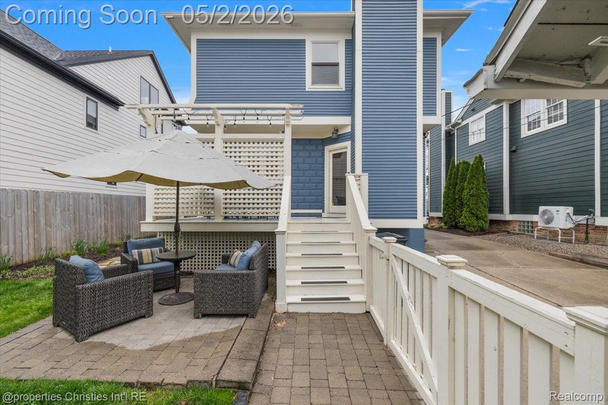 887 Ann Street