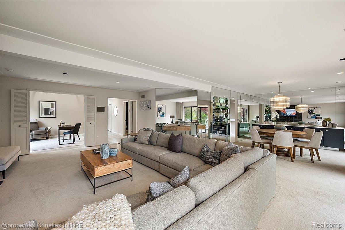 2189 Colony Club Court