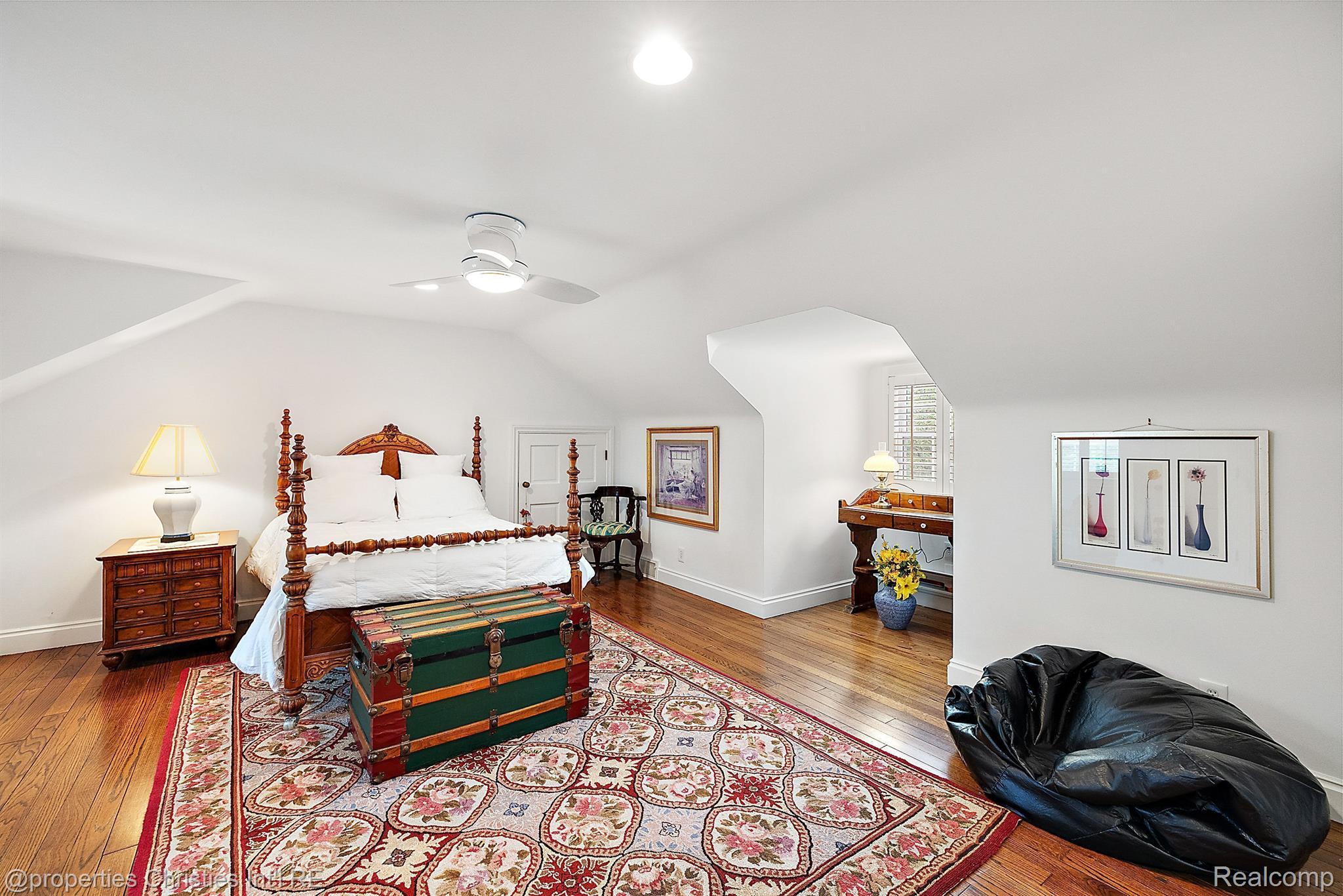 275 BARDEN Road