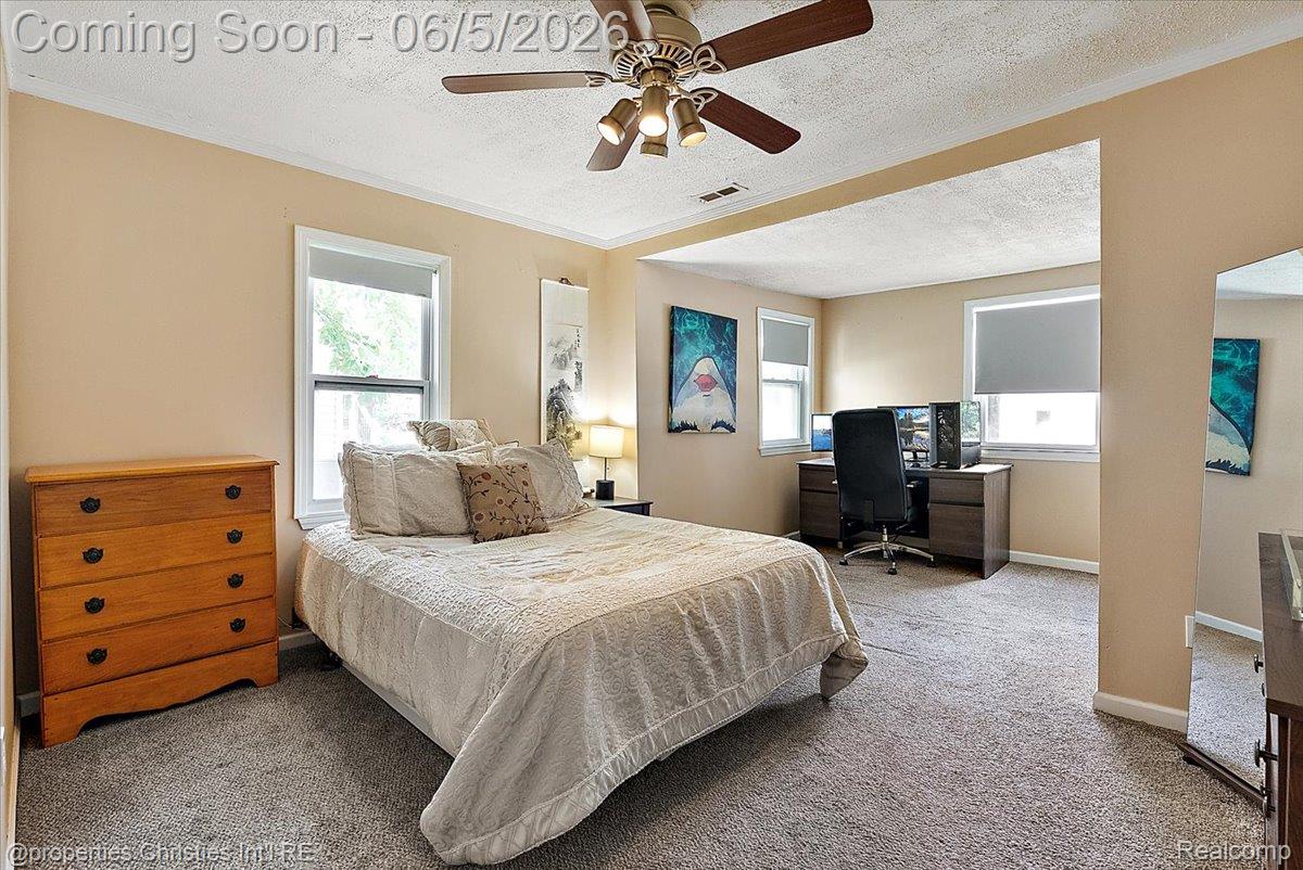2715 Inman Street