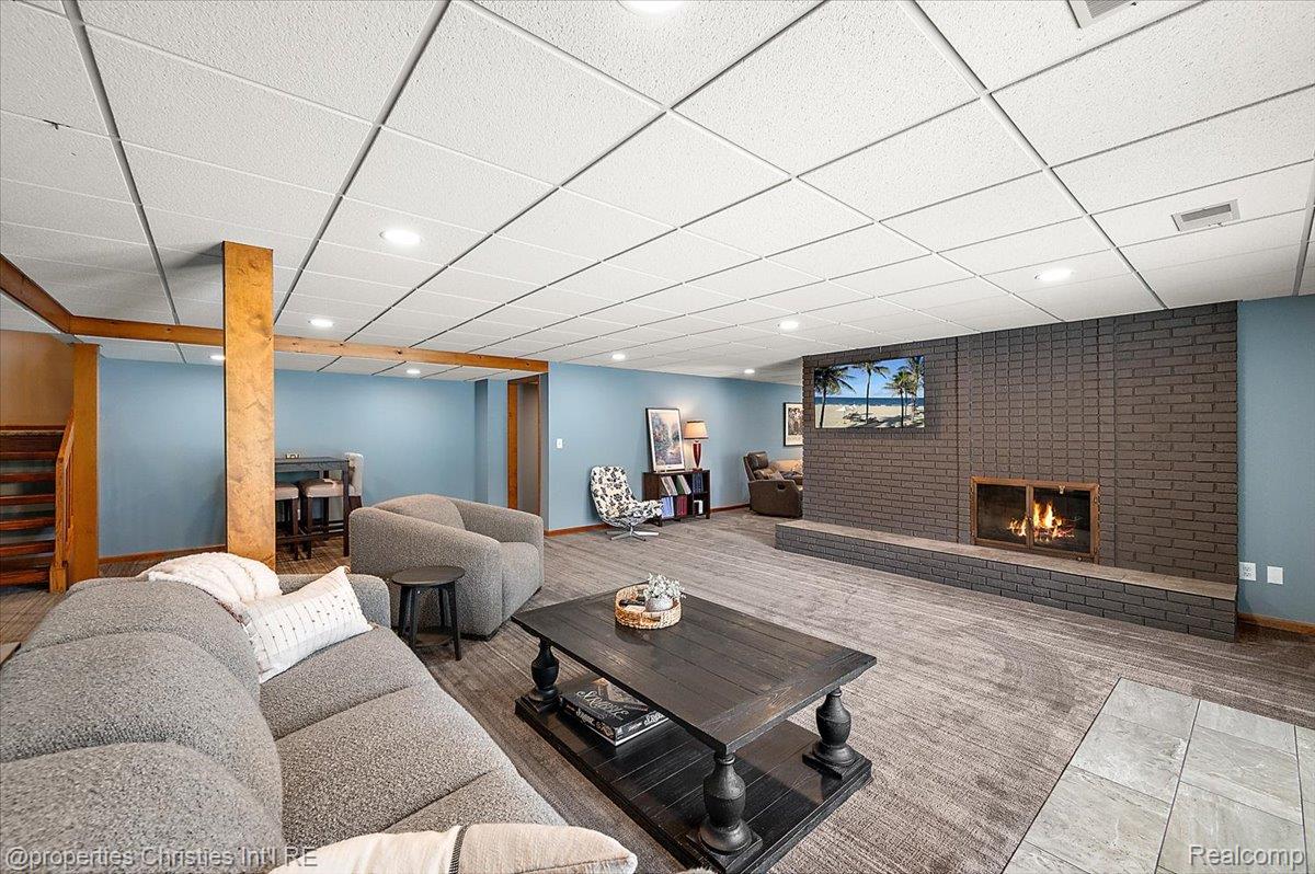 1071 Woodbridge Lane
