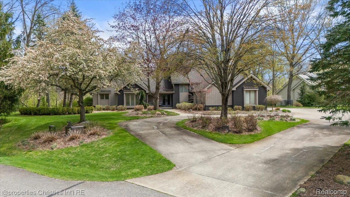 1071 Woodbridge Lane