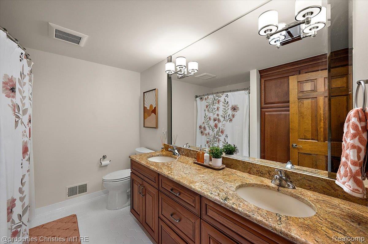 1071 Woodbridge Lane