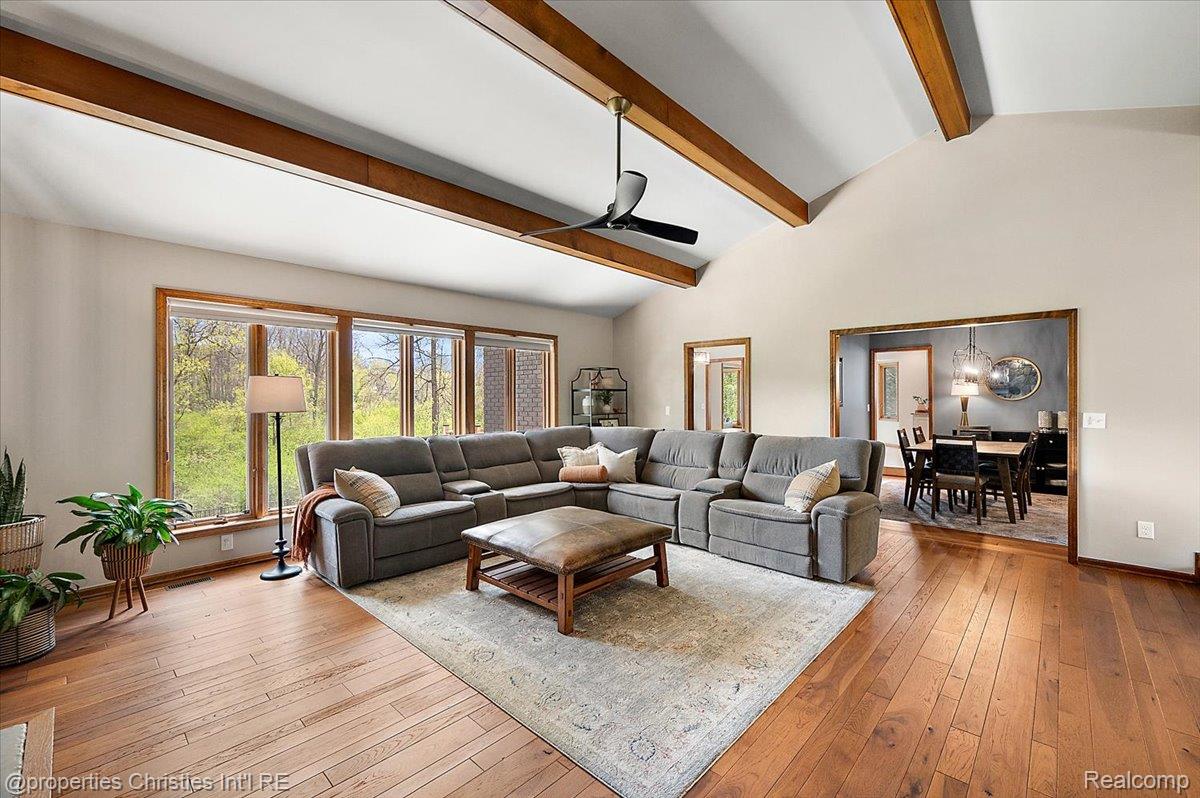 1071 Woodbridge Lane