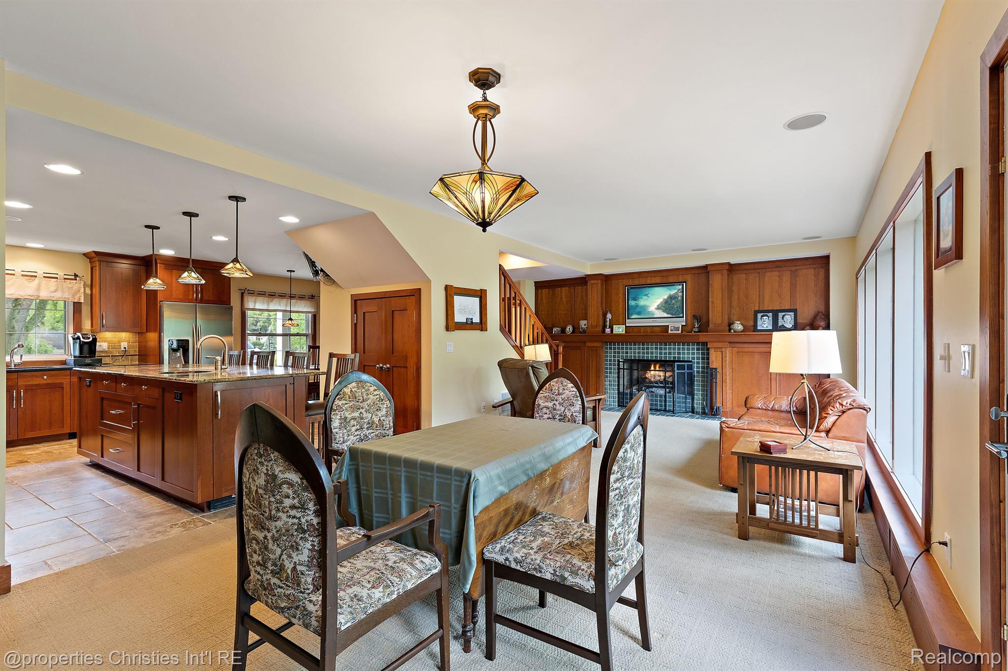 1760 CEDAR HILL Drive