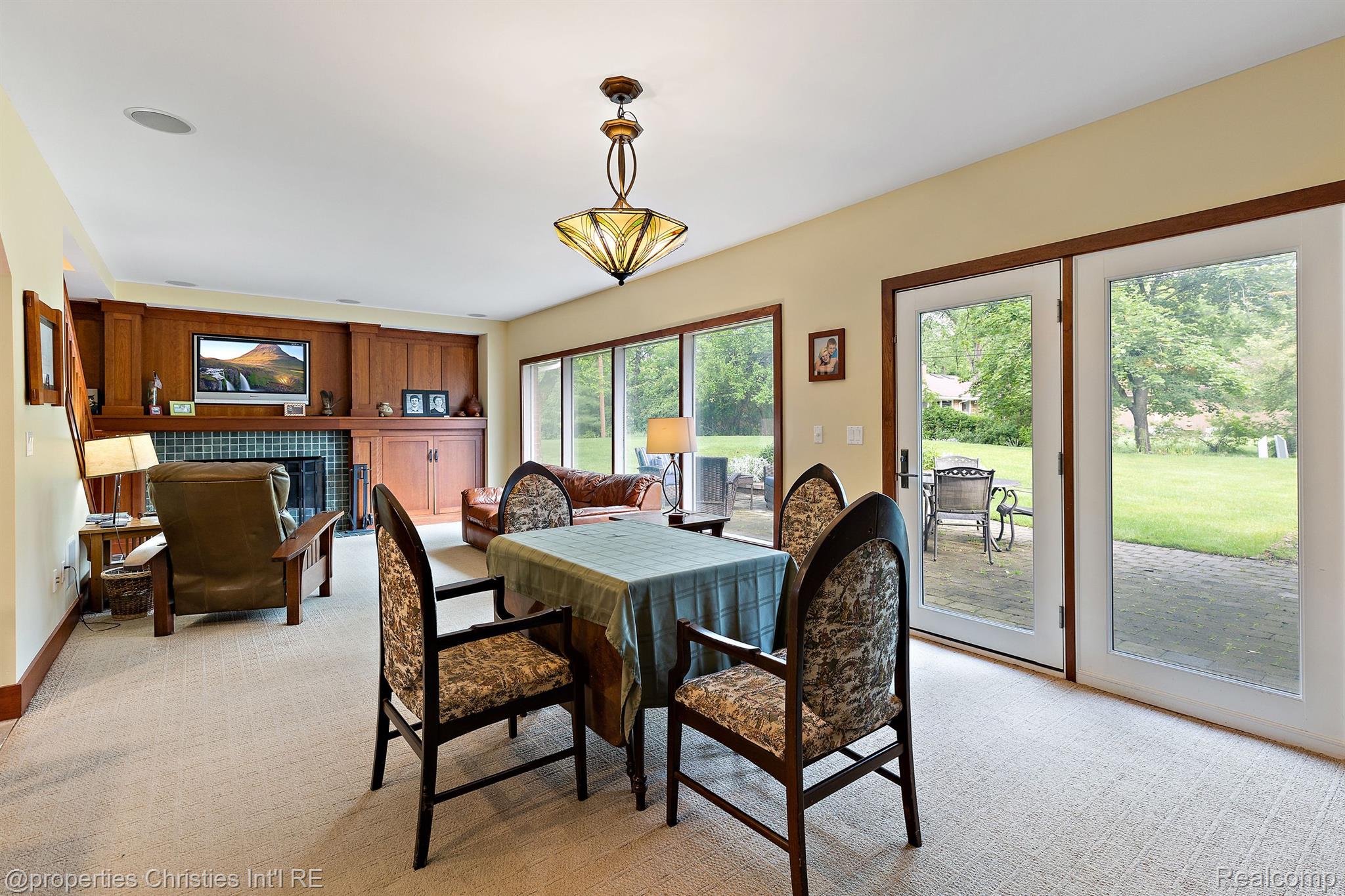 1760 CEDAR HILL Drive