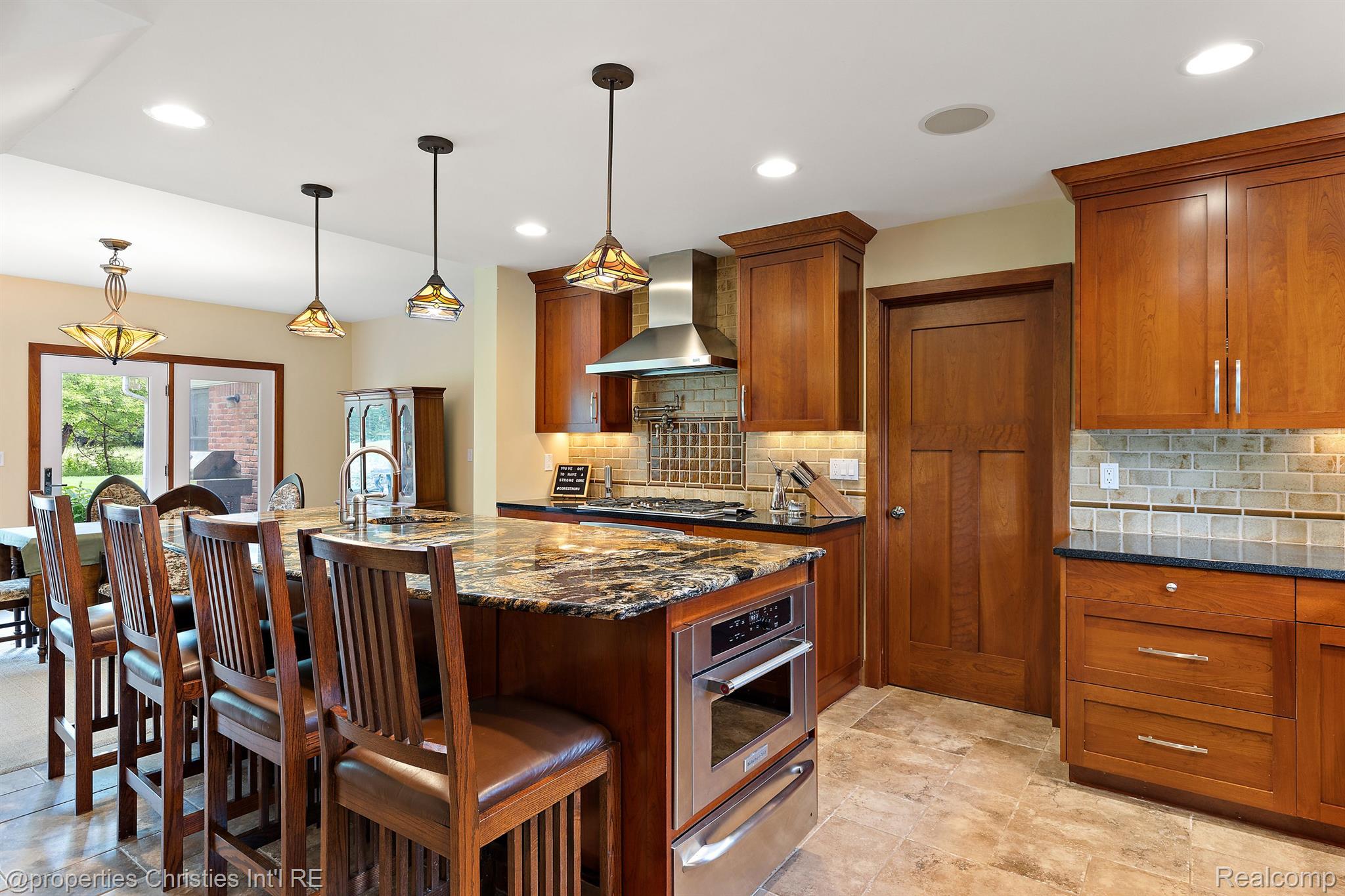 1760 CEDAR HILL Drive