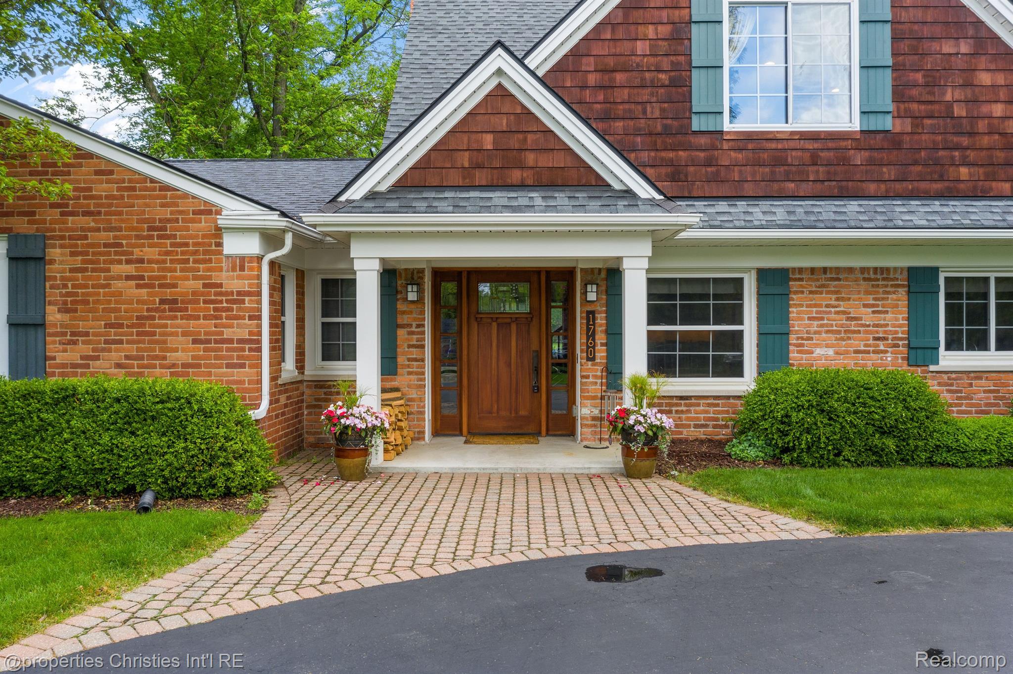 1760 CEDAR HILL Drive