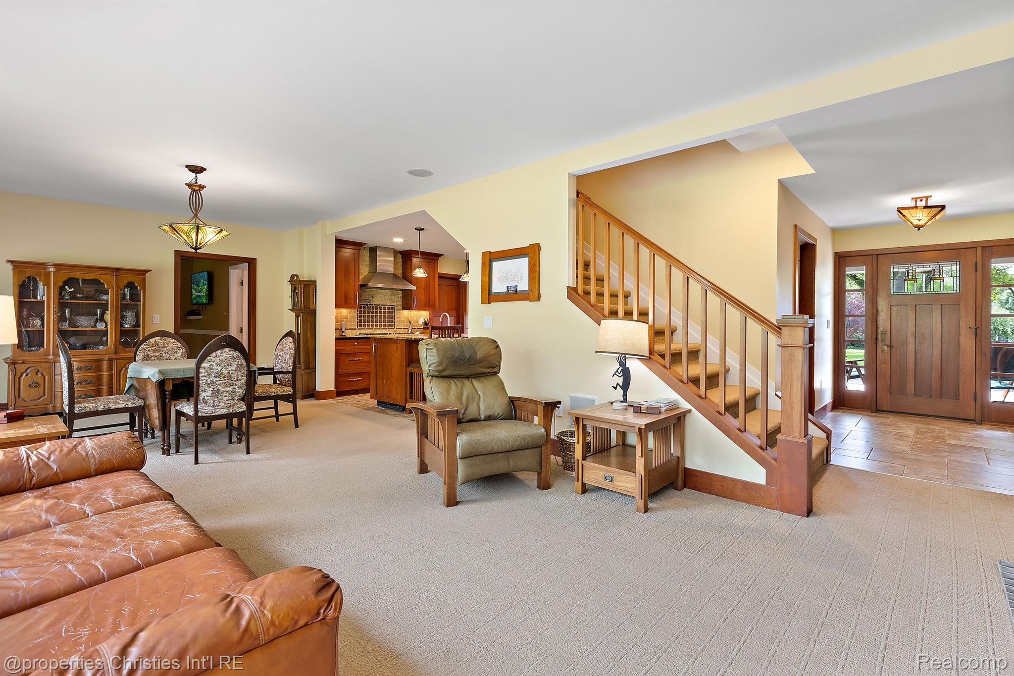 1760 CEDAR HILL Drive