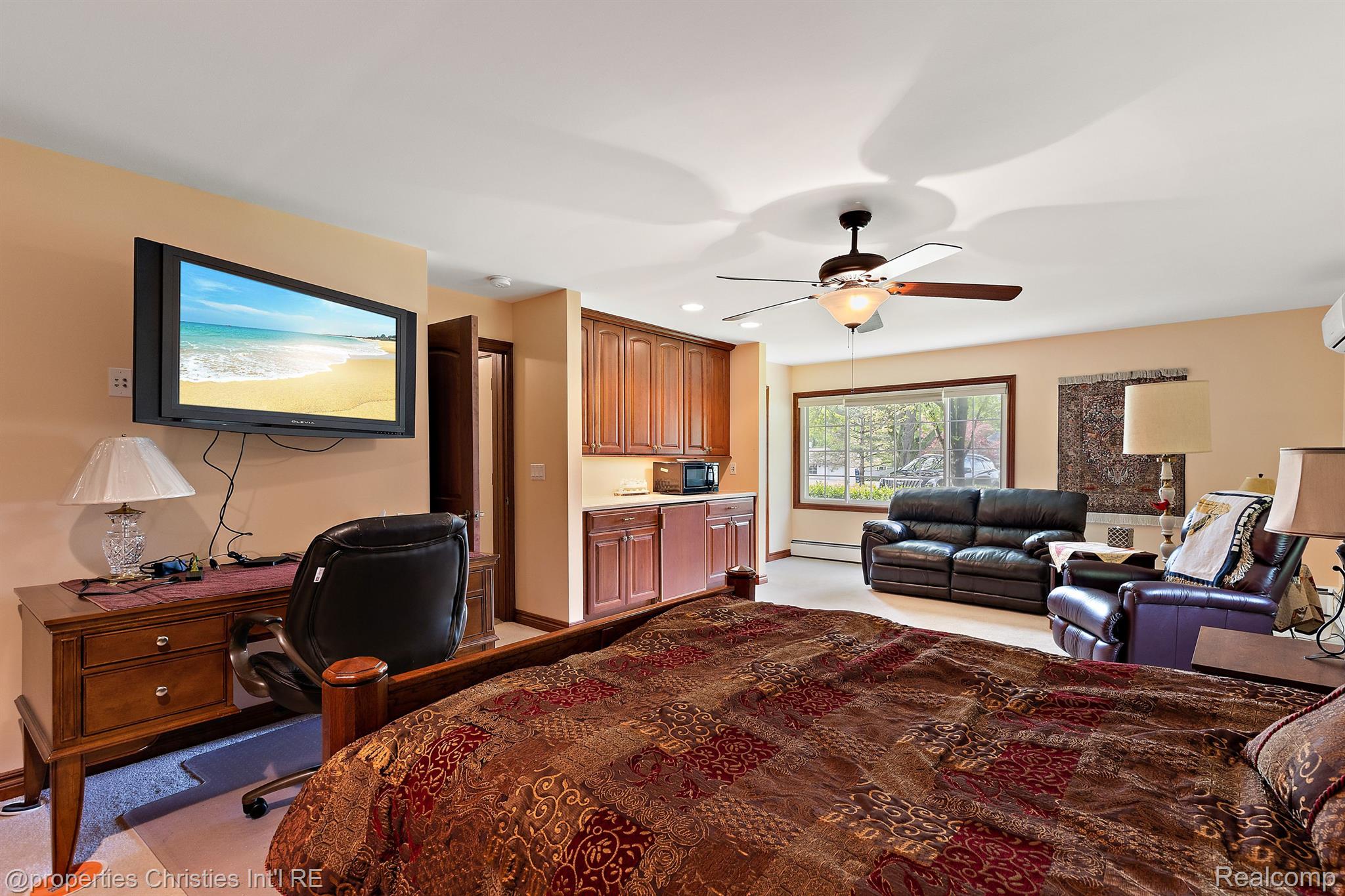1760 CEDAR HILL Drive